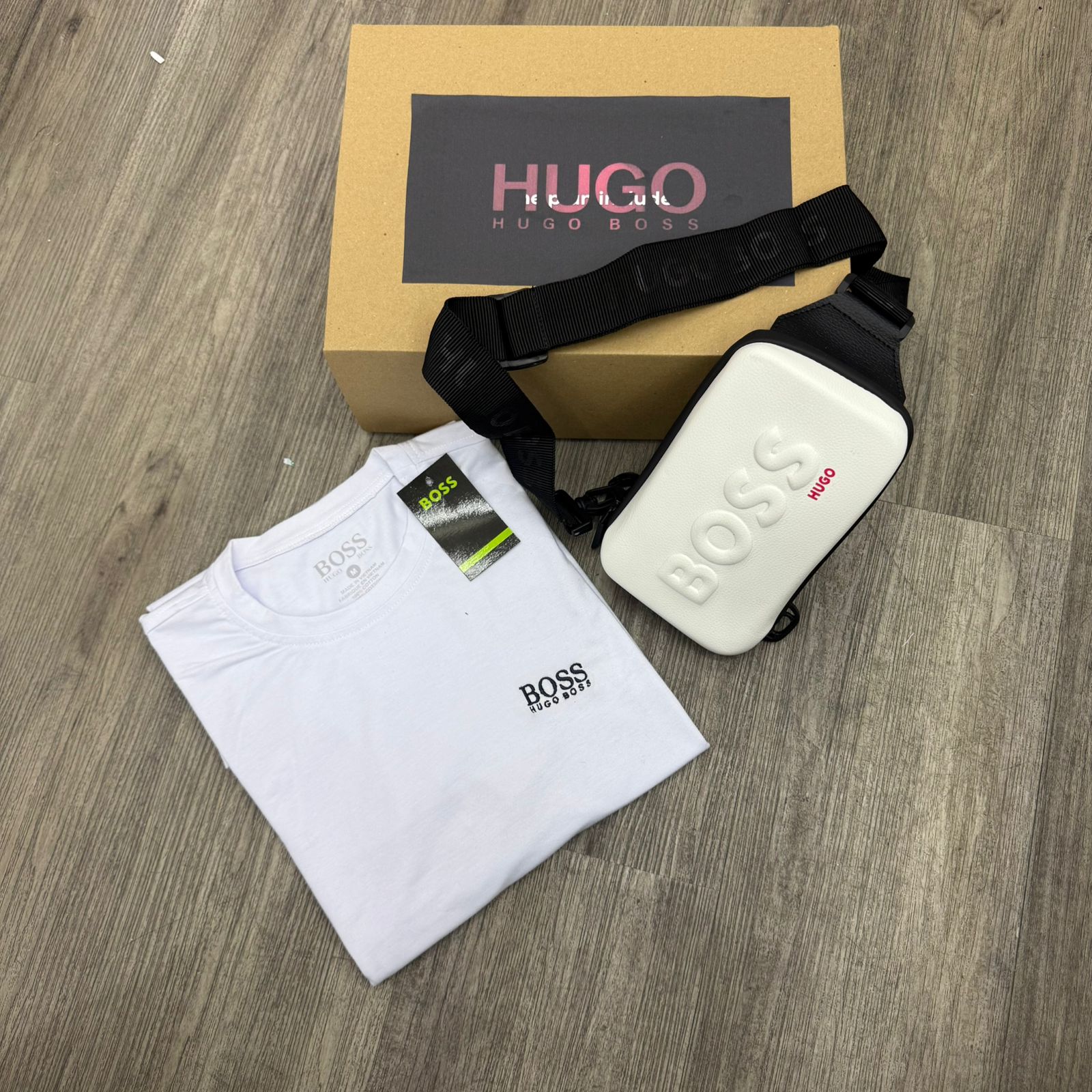 Vista 5 de DUO PERCHERO Y CAMISETA BOSS - COLOR PERCHERO: NEGRO, TALLA CAMISETA: S